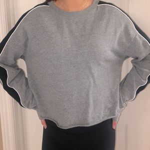 Hollister Cropped Crewneck in Gray